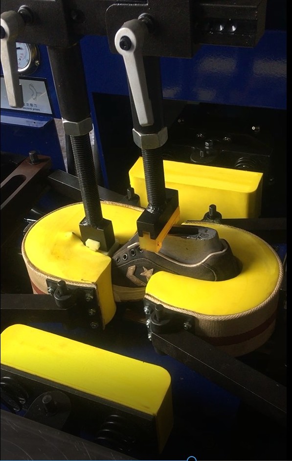 TS-902 Автоматическая гидравлическая машина для формования резиновых боковин нового типа